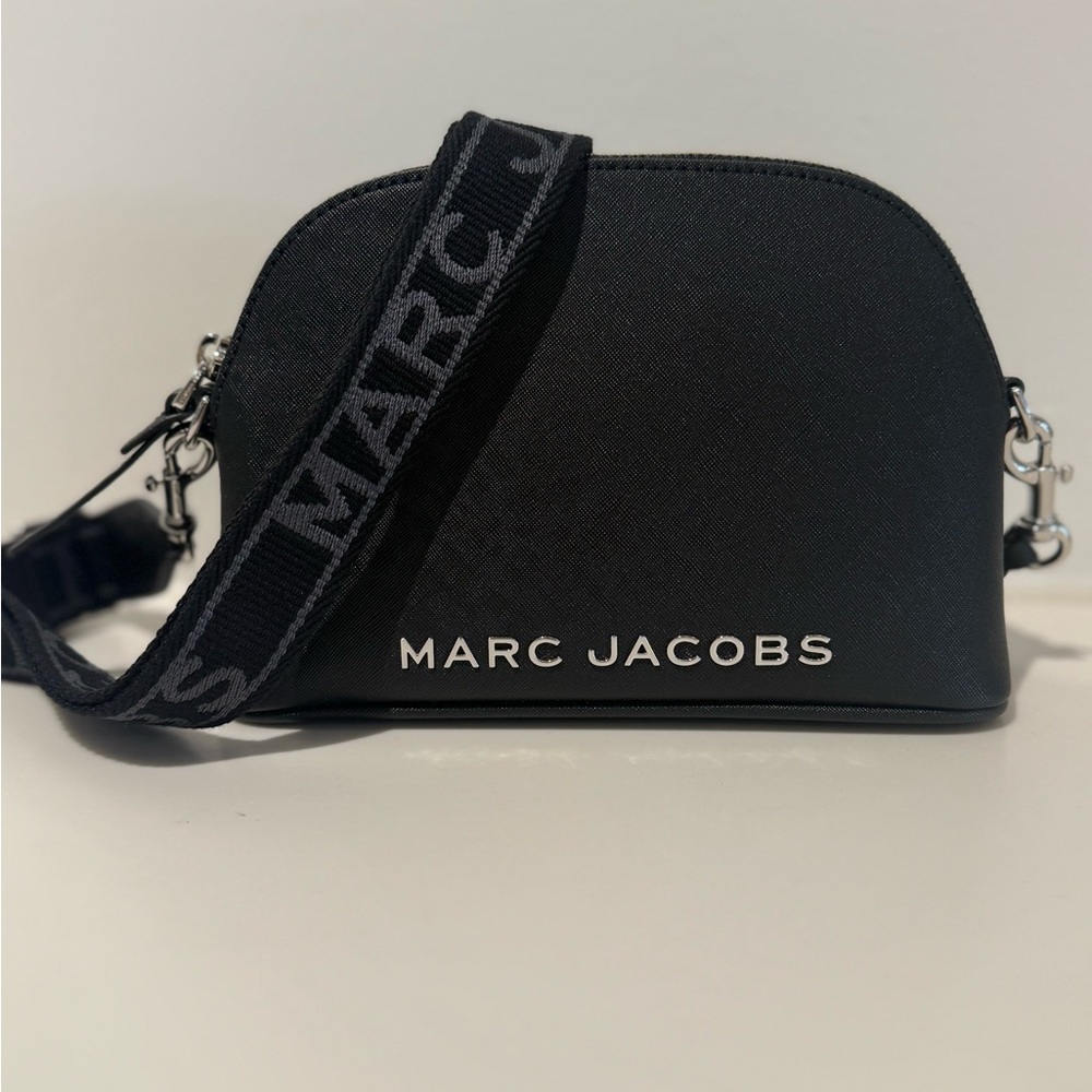 NWT Marc Jacobs trade Marc dome crossbody - black